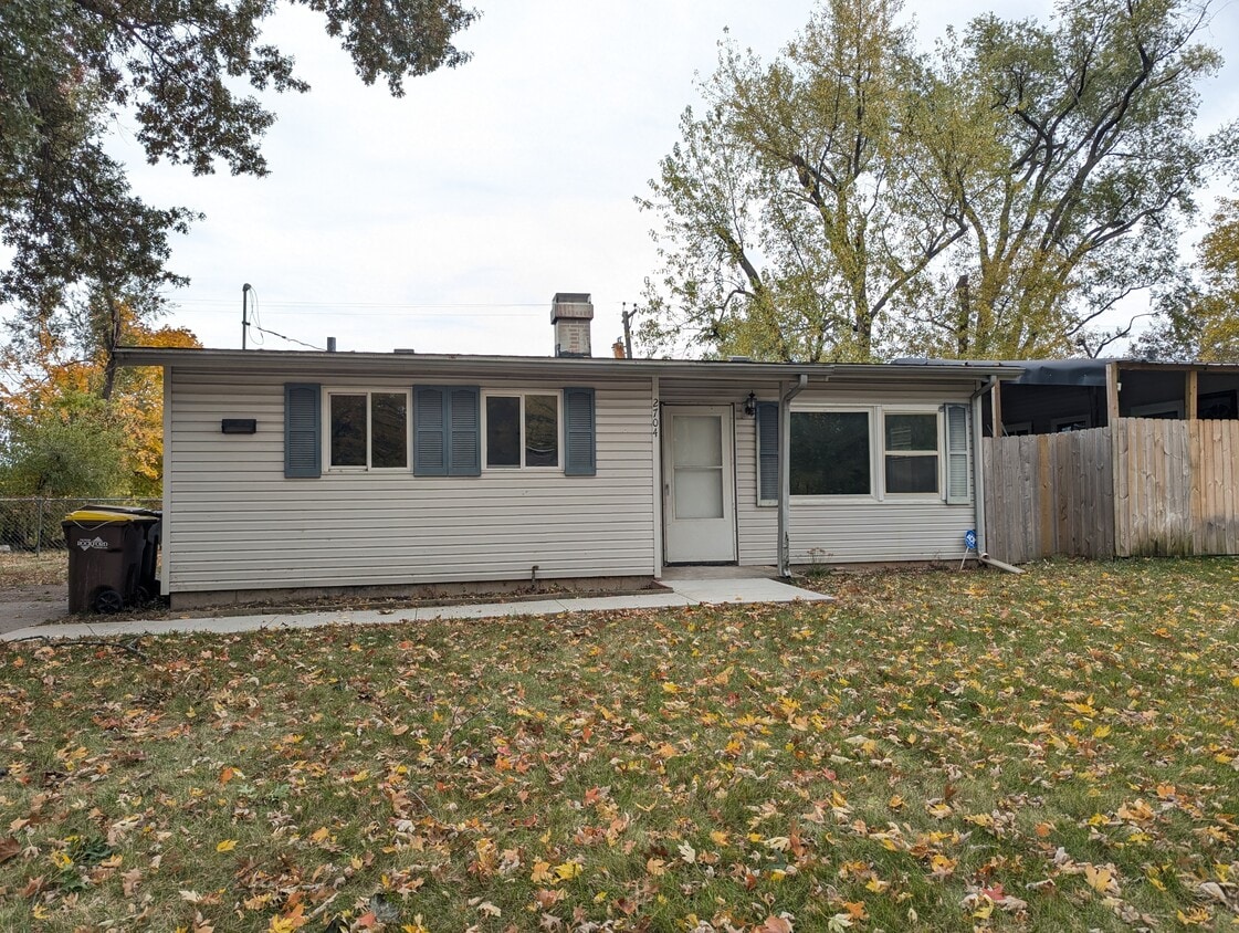 Primary Photo - 2704 Cameron Ave