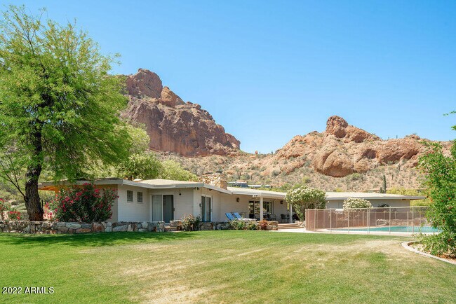 Foto del edificio - 5302 E Palo Verde Dr