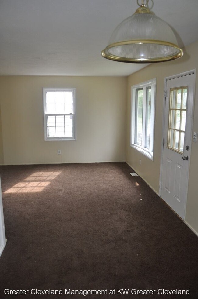 Building Photo - 3 br, 1 bath House - 16805 Fairfax Ave