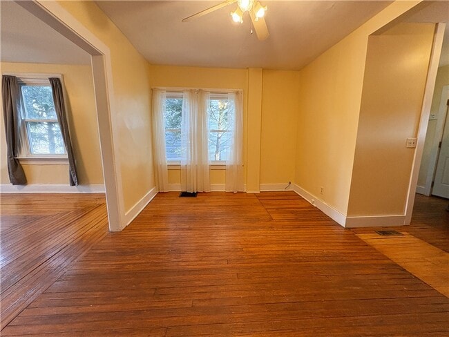 Foto del edificio - 136 Main St