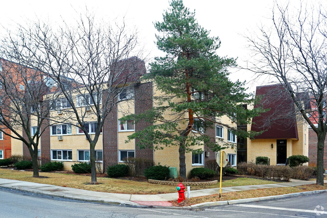 Primary Photo - 677 S River Rd