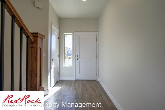 Foto del edificio - 3 br, 2.5 bath House - 92 S Clinton Circle