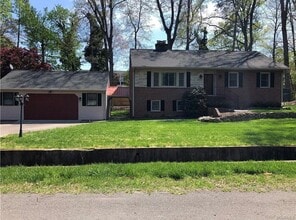 Building Photo - 1701 Ranch Dr