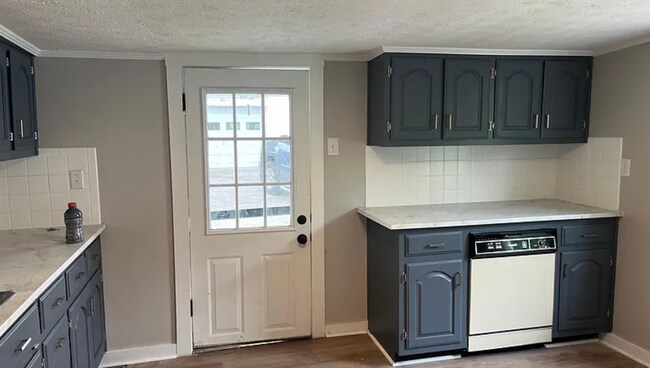 Foto del edificio - Newly Renovated 3-Bedroom, 1-Bath Home wit...
