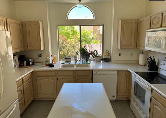 Foto del edificio - 11449 Malaguena Ln NE