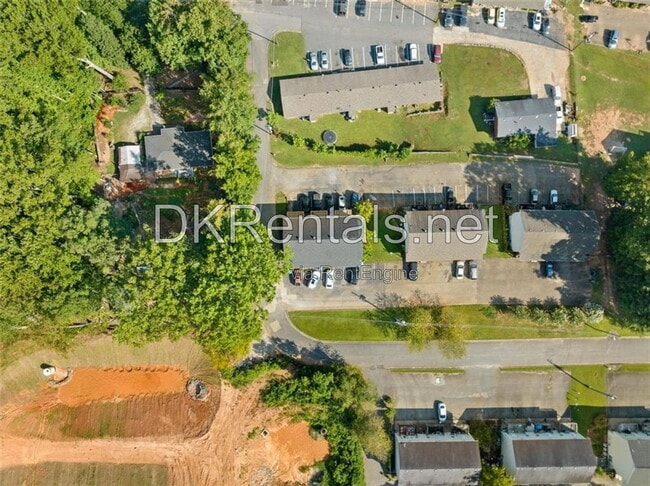 Building Photo - 360 Lee Trail