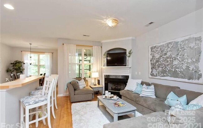 Foto del edificio - 17047 Commons Creek Dr