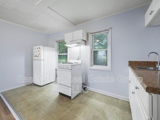 Building Photo - 13628 Pennsylvania Ave