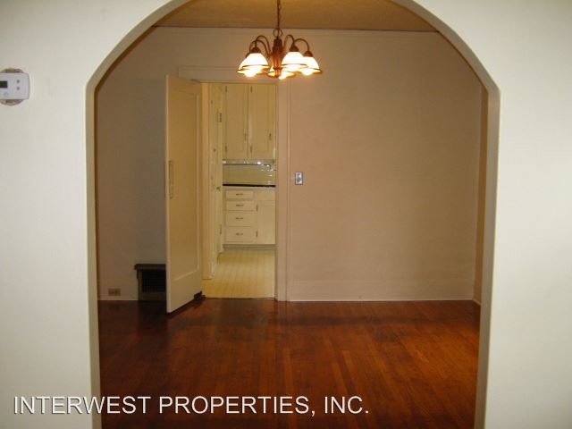 Building Photo - 2435-2435 NW Northrup St