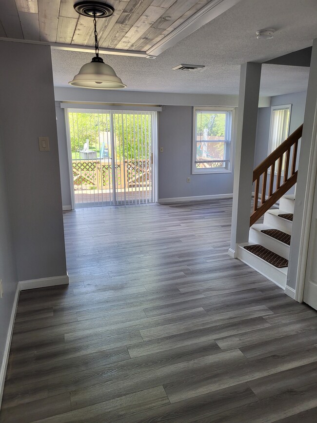 Building Photo - 129 Fisherville Rd