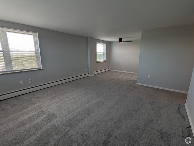 2-Bed, 1-Bath - Living Room - Glen Park