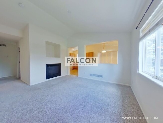 Photo - 14207 White Peak Dr House