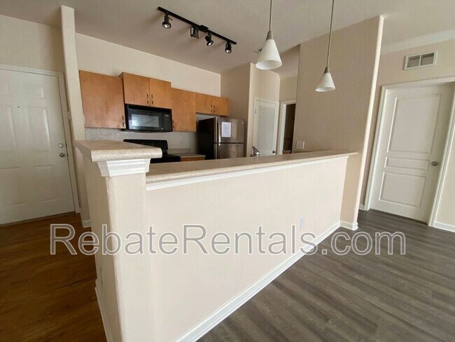 Foto del edificio - 8290 Gate Pkwy W