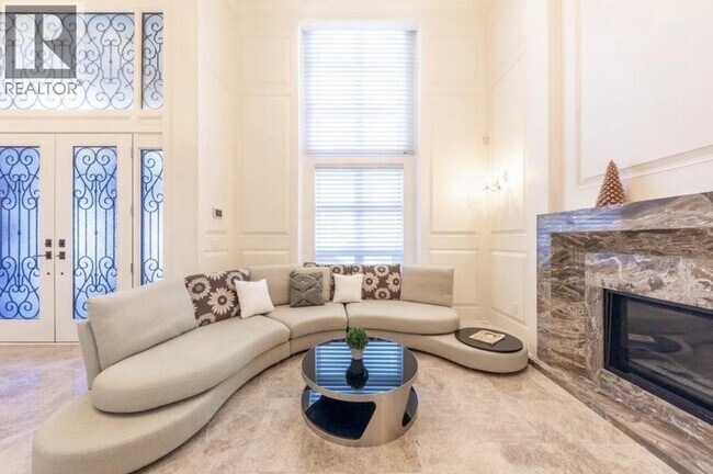 Photo du bâtiment - 8700 Minler Rd