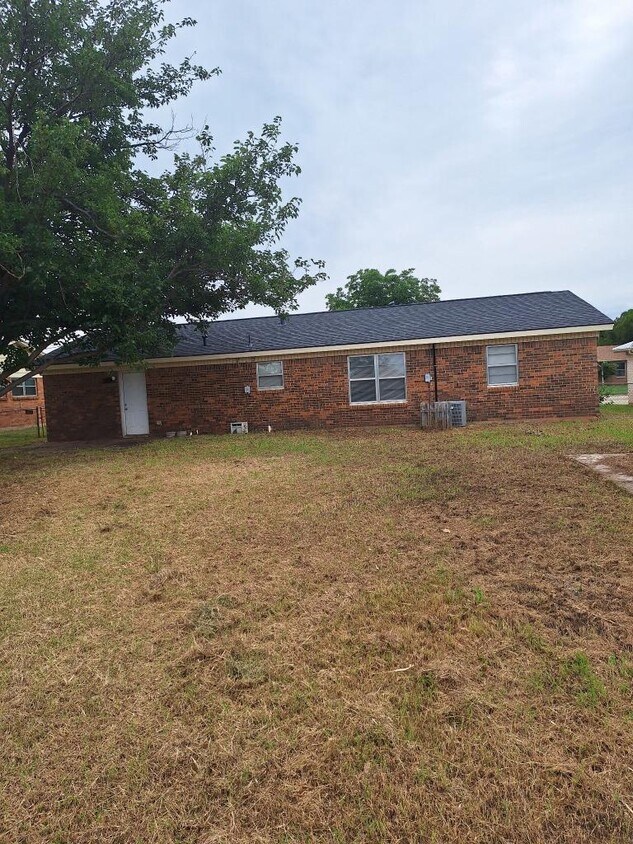 Foto principal - 4006 Hooper Dr