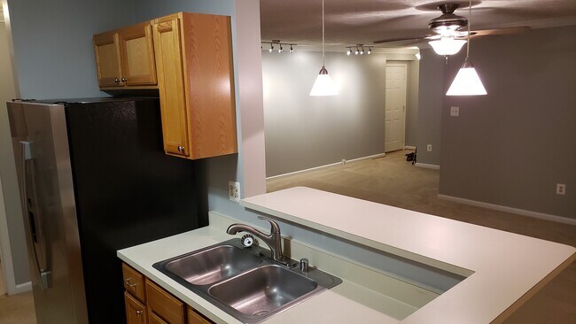 Foto del edificio - 5620 Avonshire Pl