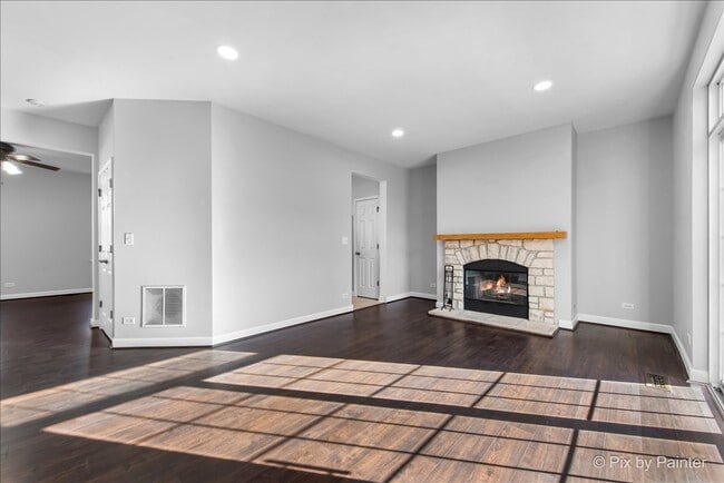Building Photo - 1128 Bartholdi Ct
