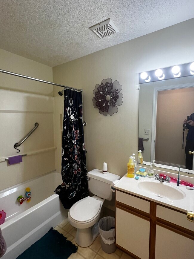 Foto del edificio - The Falls Loft