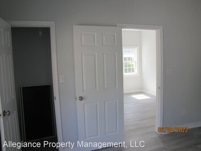Building Photo - 2 br, 1 bath House - 1 Ross Ct.
