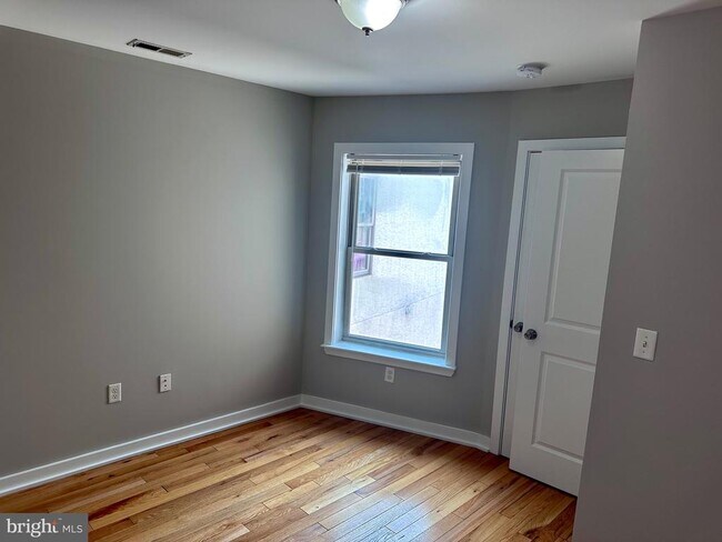 Building Photo - 4444 Cresson St