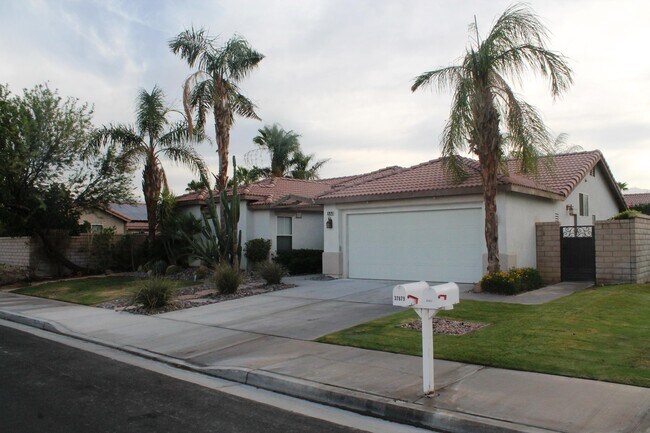 Building Photo - 37879 Hollister Dr