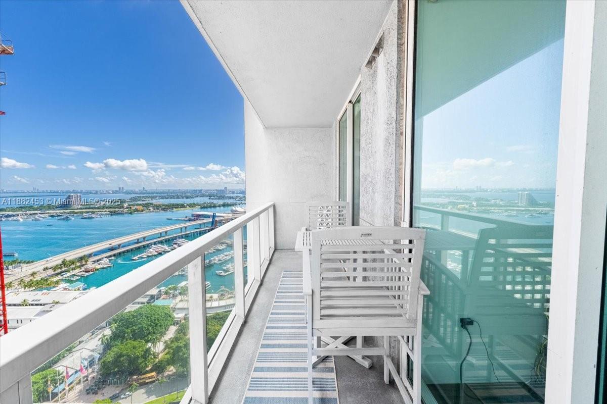 Primary Photo - 244 Biscayne Blvd