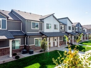Building Photo - Patriot Pointe