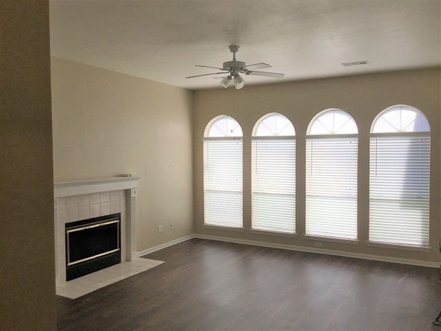 Building Photo - 208 Hollander Ct