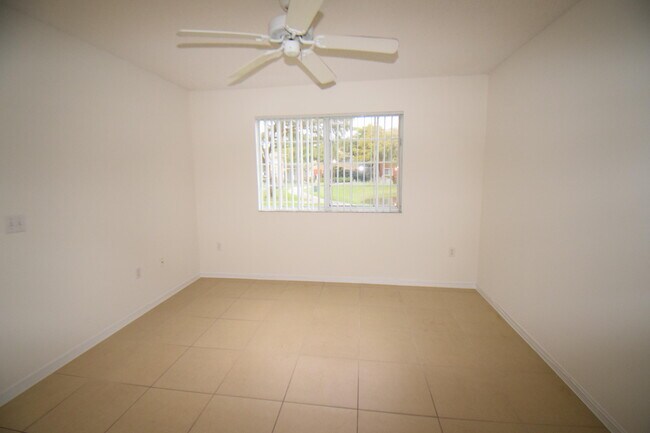 Building Photo - 4175 N Haverhill Rd