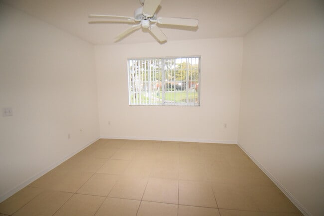 Building Photo - 4175 N Haverhill Rd