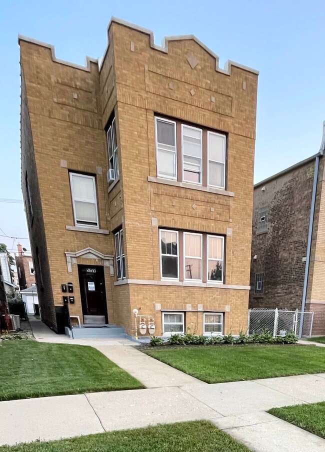 Building Photo - 5255 W Henderson St