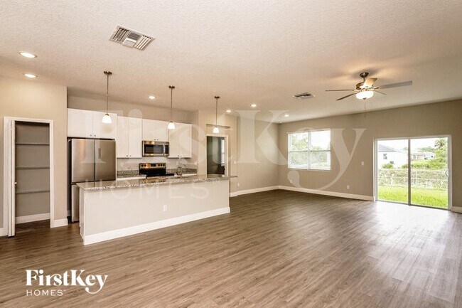 Foto del edificio - 3120 Halsey Ave SE