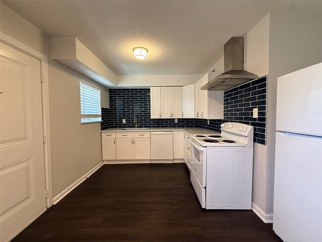 Building Photo - 1824 Thonig Rd