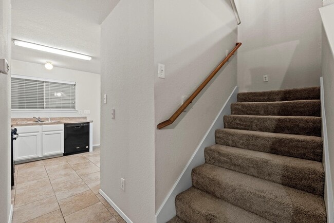 Building Photo - 1617 Nichole Woods Dr