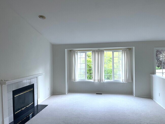 Building Photo - 7126 NE 165th Pl