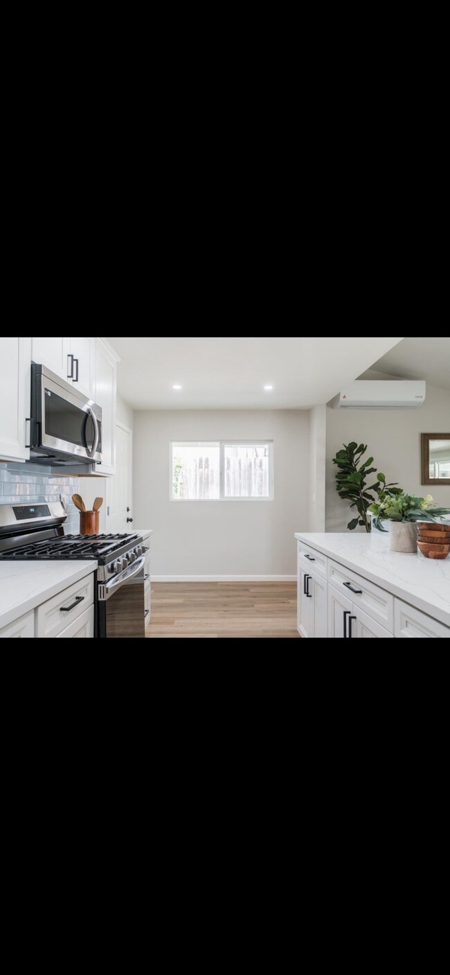 Kitchen - 809 Grapevine Rd