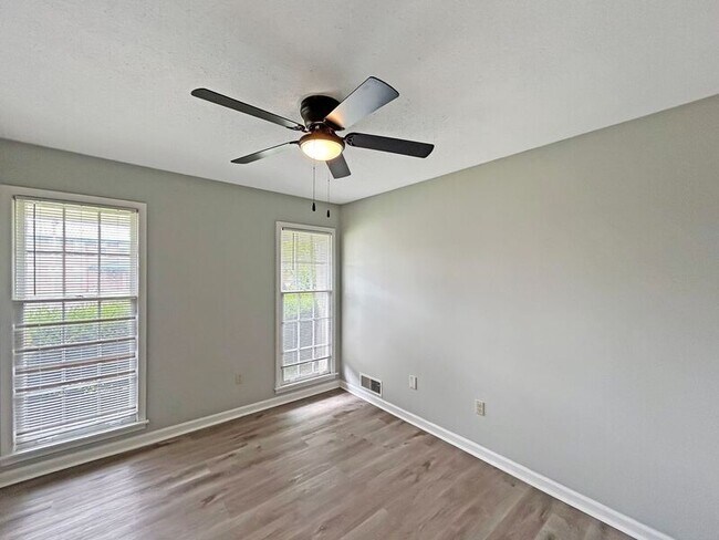 Building Photo - 848 Rasco Rd