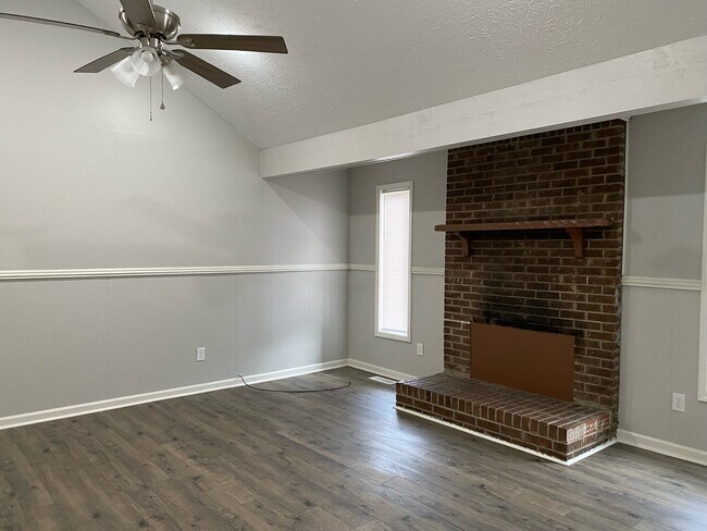Building Photo - 146 Smithfield Dr