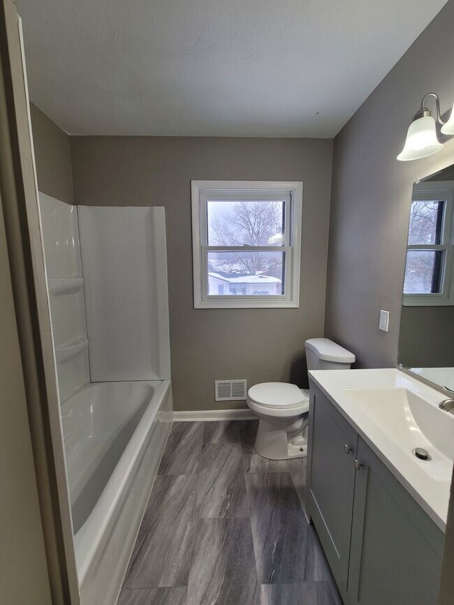Foto del edificio - Updated Three Bedroom Home!