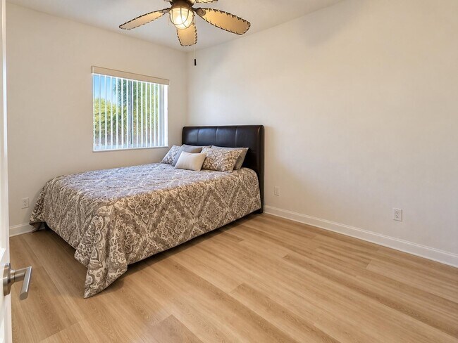 Building Photo - 2405 Windjammer Way