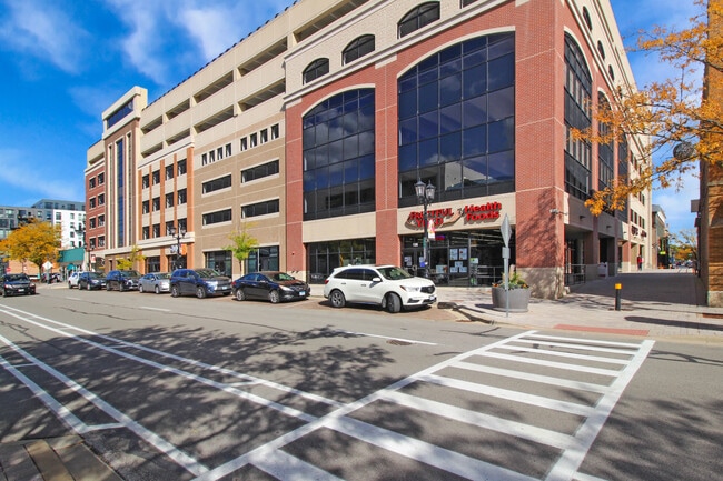 Building Photo - 125 N Addison Ave