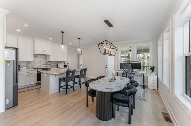 Foto del edificio - Contemporary 3 Bed, 2 Bath Ranch in Briar ...