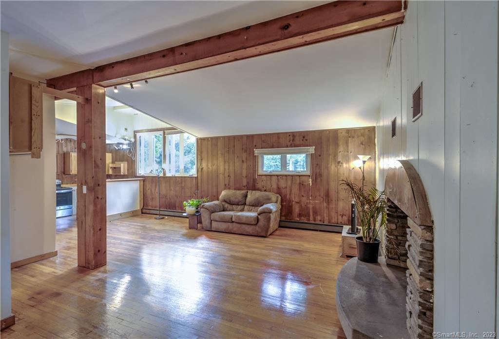 Foto principal - 38 Hawleyville Rd
