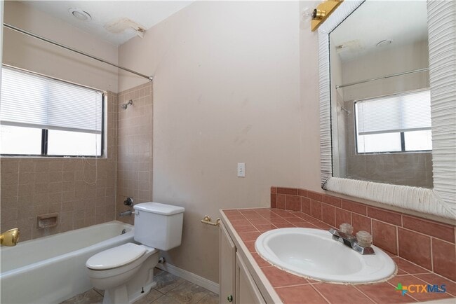 Building Photo - 310 Pat Garrison St