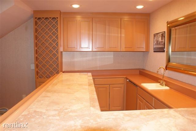 Foto del edificio - 2867 Queens Courtyard Dr