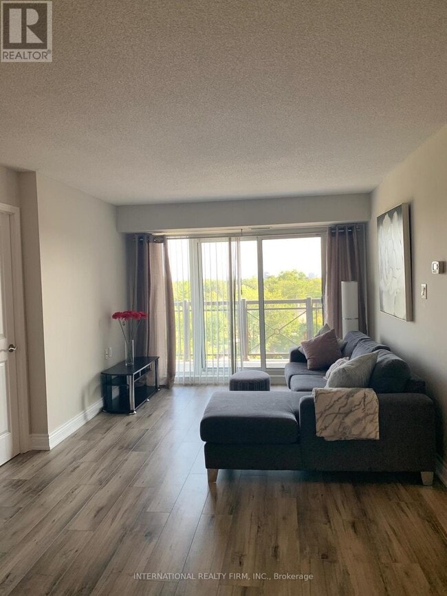 Building Photo - 872 Sheppard Ave W