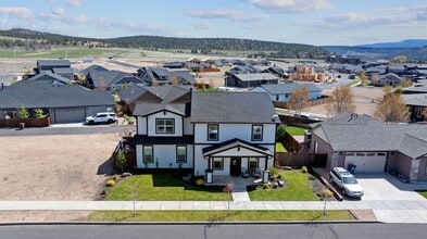 1008 NE Whistle Way