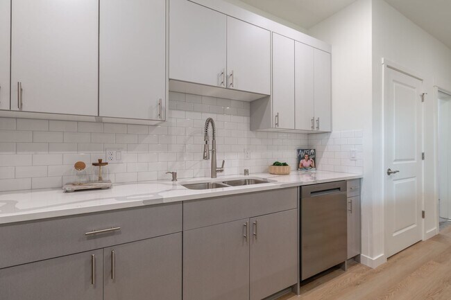 Interior Photo - Urban 33
