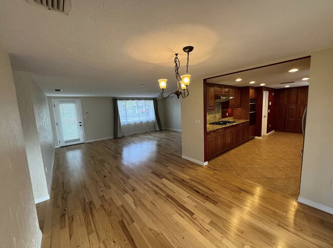 Foto del edificio - 2800 Seaspray St