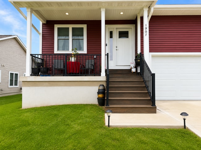 Front of home - 1907 Eggum Rd